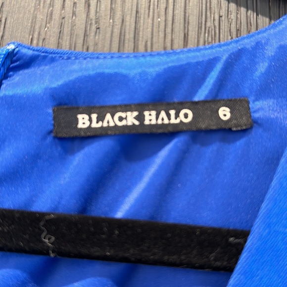 Black halo dress - Picture 2 of 3